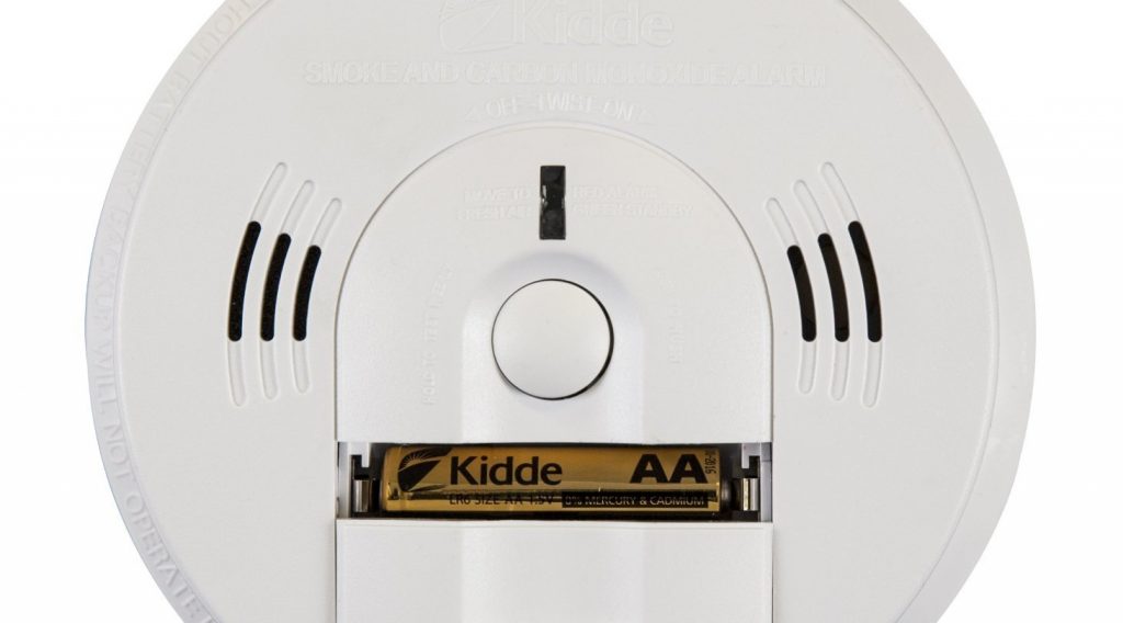 Kidde KN-COSM-BA Battery Operated Smoke Detector with Voice Warning 